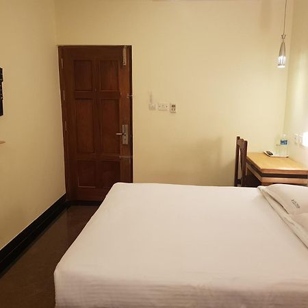 P R Pride Inn Pondicherry Exteriör bild